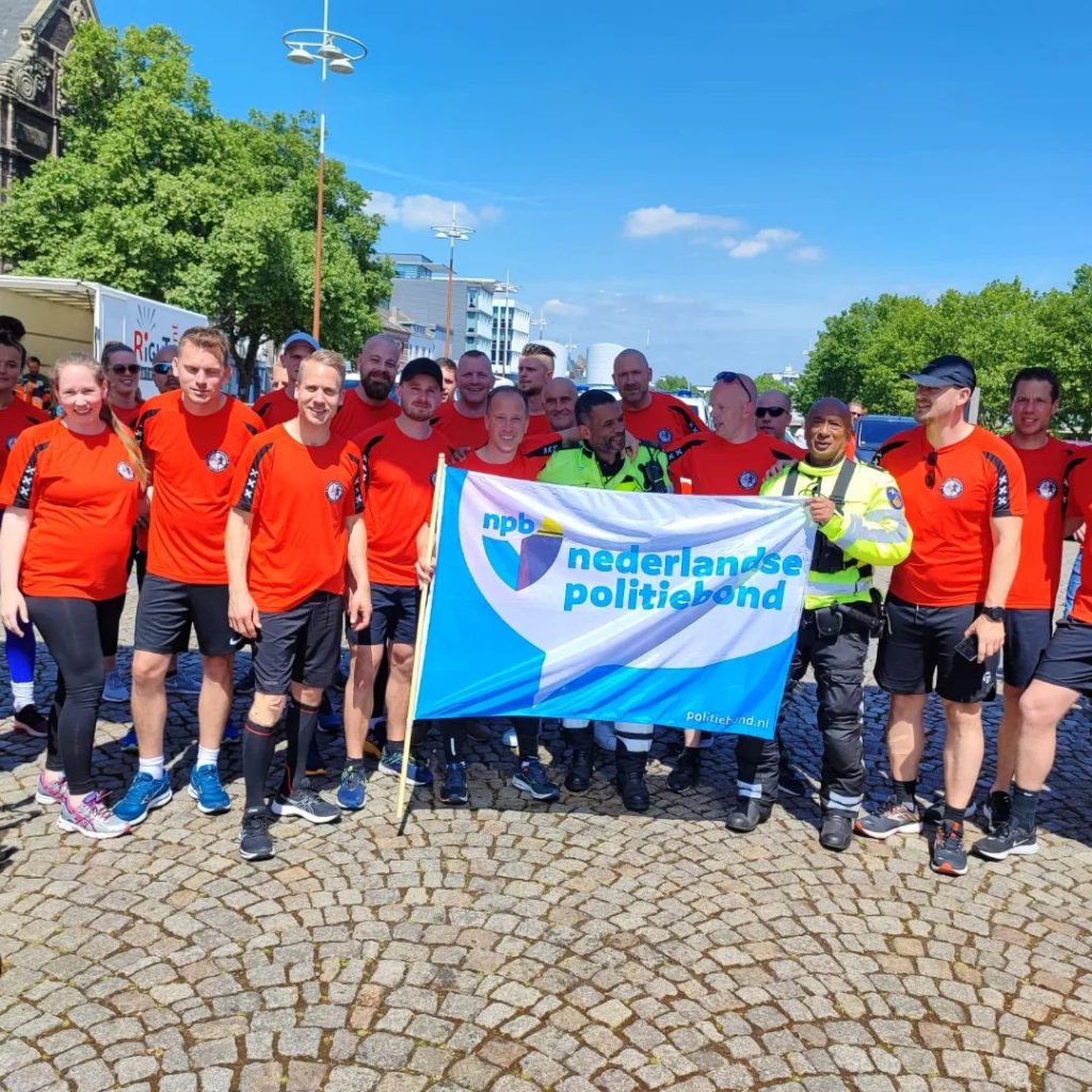 Dan maar op eigen benen!