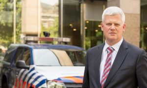 Briefje aan Chris van Dam (CDA)