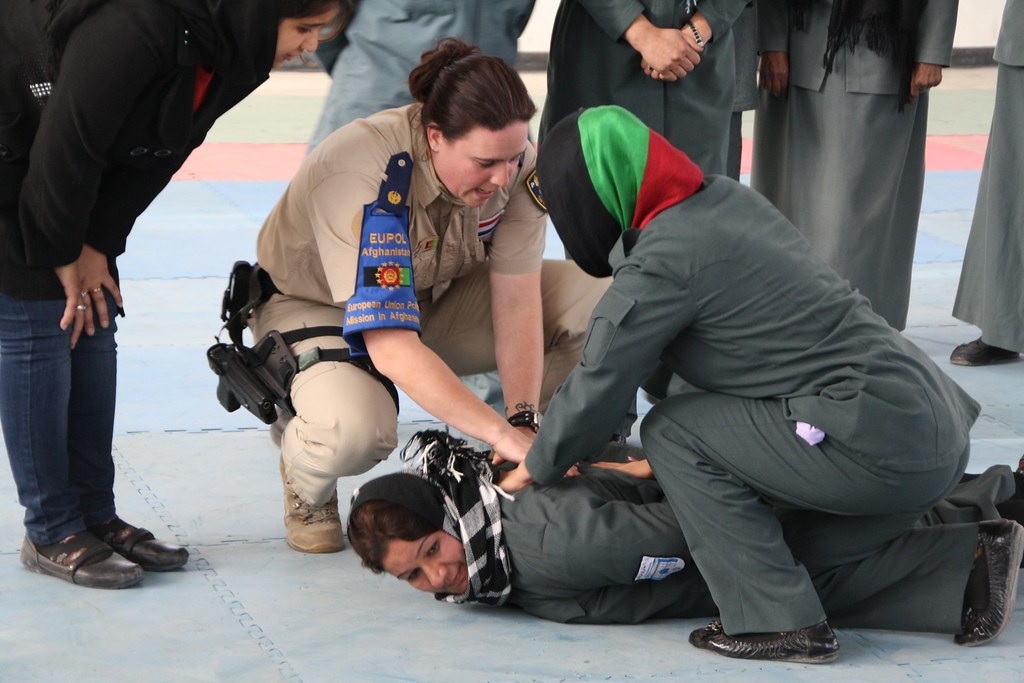 Laat onze EUPOL-medewerkers niet aan hun lot over!