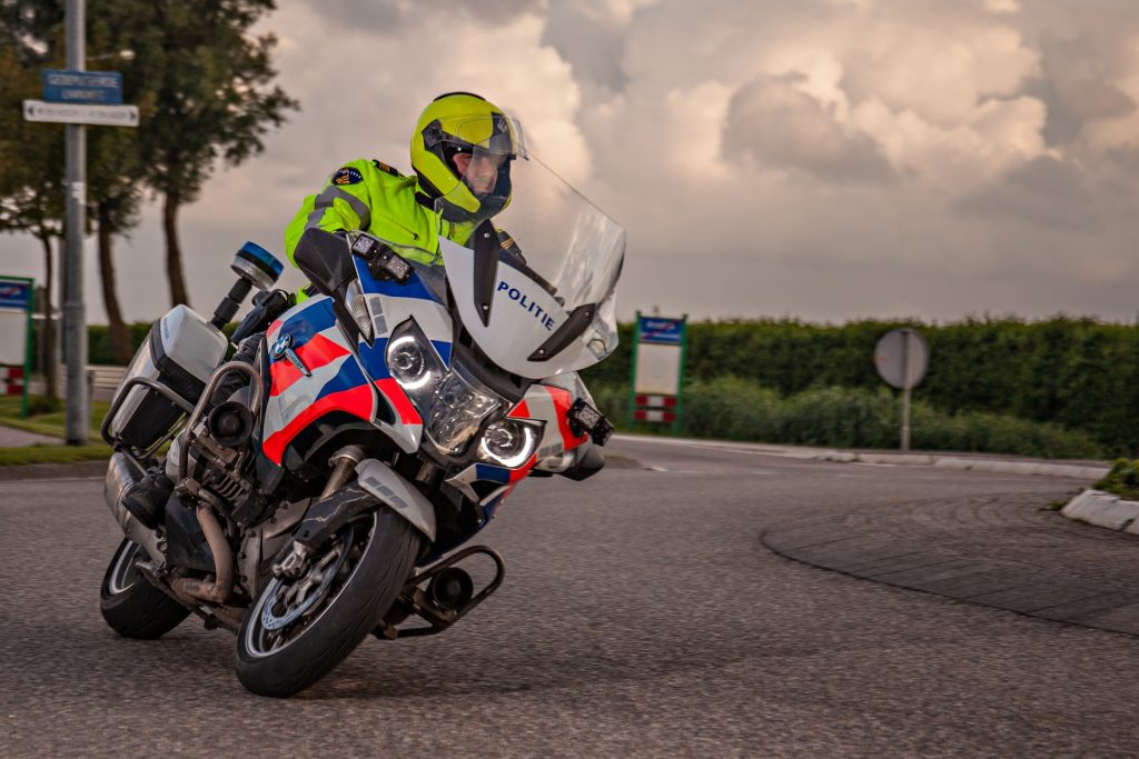 Gehoorschade door te laag motorscherm