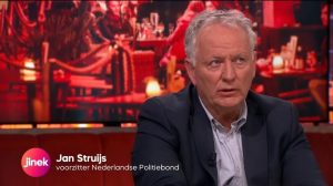 NPB: politie geholpen met heropenen terrassen