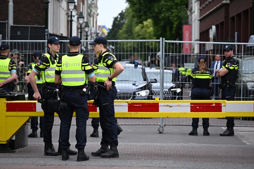 NPB ALERT: Beloningsklachten inzet NAVO-top nu melden!