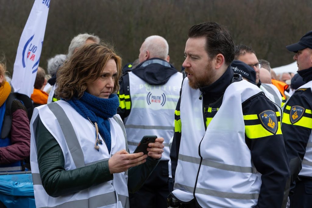 Politiebonden: OM miskent leed en schade politiemensen