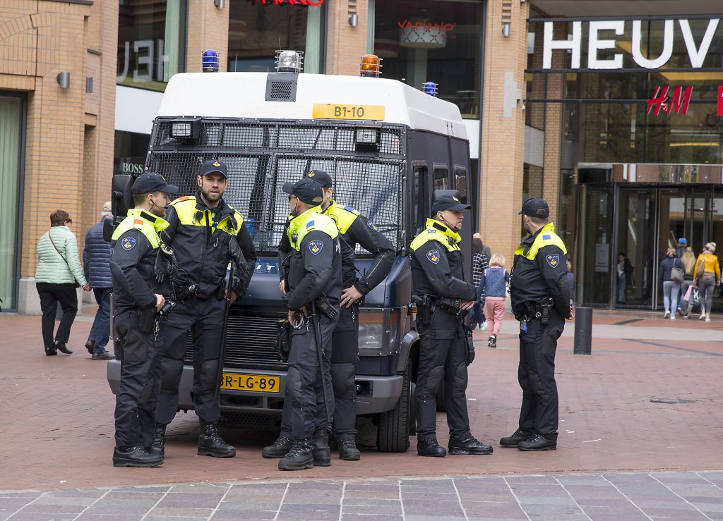 Overleg promotiebeleid politiekundigen hapert