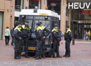 Overleg promotiebeleid politiekundigen hapert