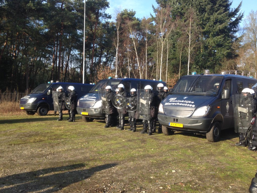 Politiebonden vragen Koninklijke Marechaussee: ‘Vervang ons niet!’