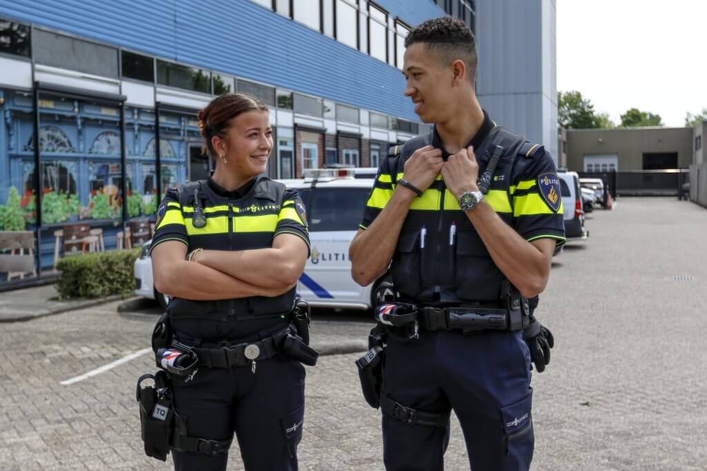 Aspiranten op de parkeerplaats - Nederlandse Politiebond